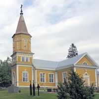 Lavian kirkko kirkonmäellä