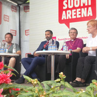 Paneelin keskustelijat Teemu Keskisarja, Yaron Nadbornik, Kaarlo Kalliala ja Tarja Halonen.