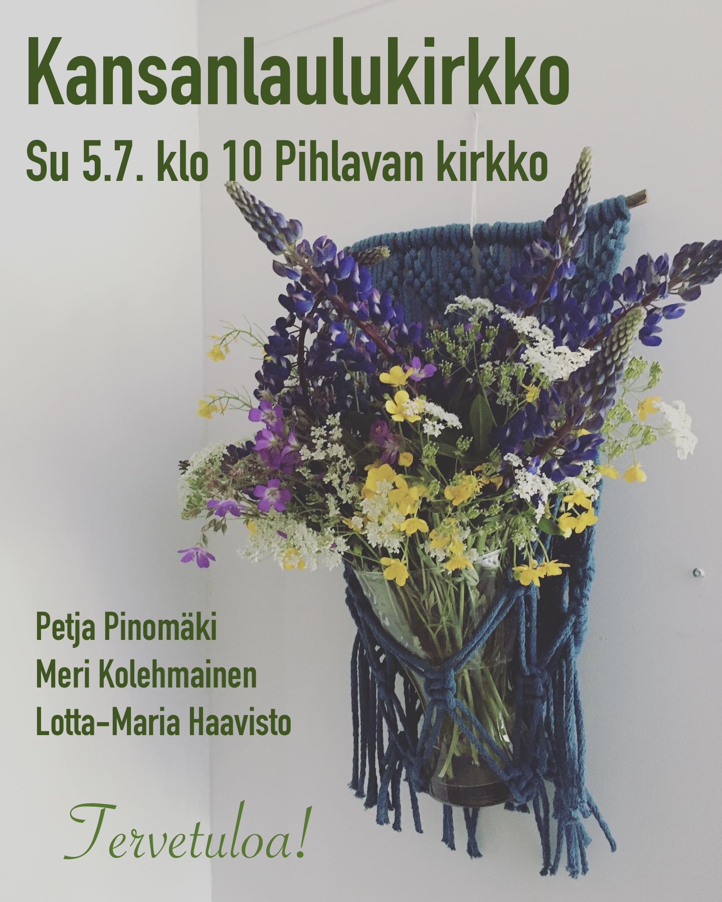 kukkia makrameseinäkoristeessa