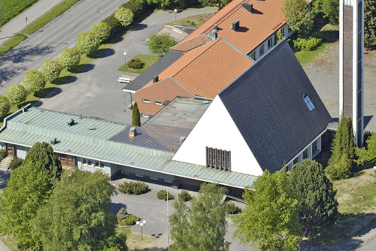 Länsi-Porin kirkko Kesäinen ilmakuva Länsi-Porin kirkosta